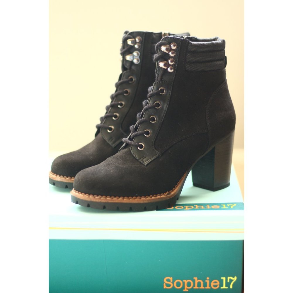 Sophie17 Hunter | Heeled Lace-Up Boots | 8
